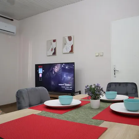 Apartment Birds Nest Tirana